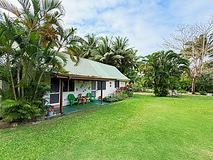 Budget Vonu Hut rental